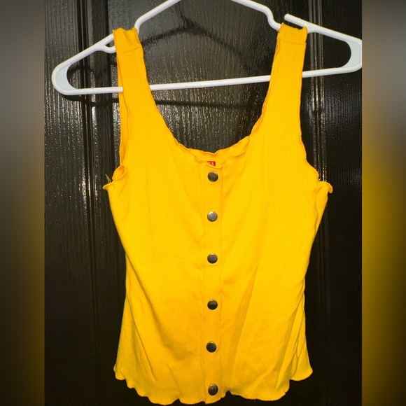 Guess Tops - 💙❤️ “Gold” crop top